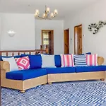 Spacious With Sea View And Heated Pool - - Casa Amizade * Luz