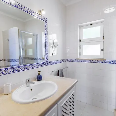 Villa Spacious With Sea View And Heated Pool - - Casa Amizade