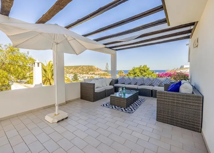 Spacious With Sea View And Heated Pool - - Casa Amizade וילה Senhora da Luz