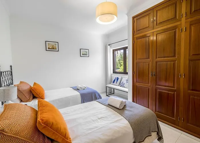 Spacious With Sea View And Heated Pool - - Casa Amizade