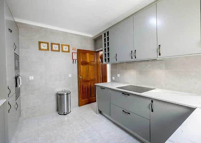 Spacious With Sea View And Heated Pool - - Casa Amizade *