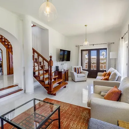 Villa Spacious With Sea View And Heated Pool - - Casa Amizade